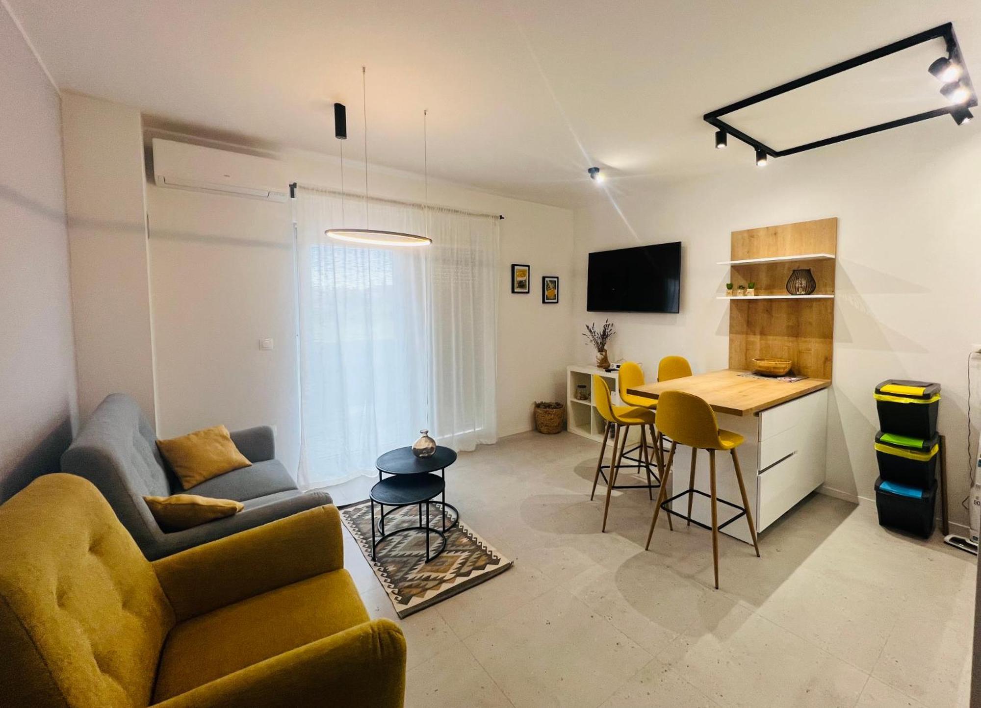 Apartment Zen Place Apartman With Private Parking